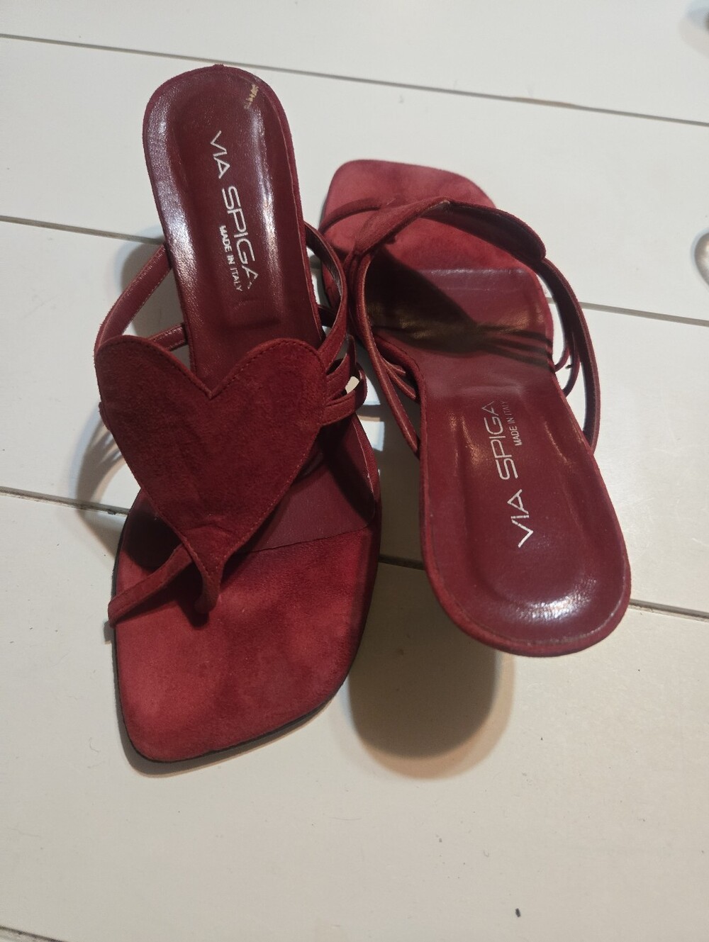 Vintage Via Spiga Red Heart-Detail Suede Women's Sandals Heatt Shape - Picture 7 of 7